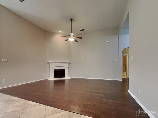 Building Photo - 2933 Saddle Creek Dr