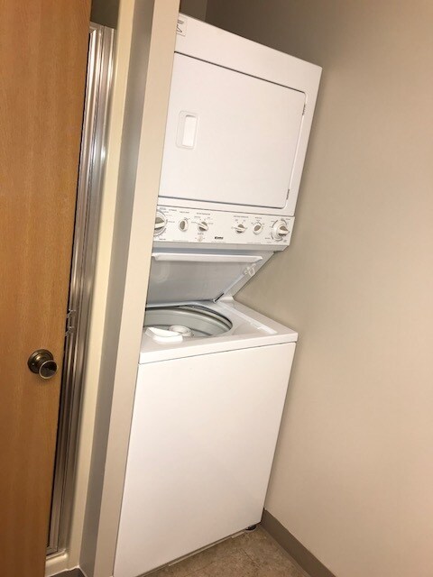 Foto del edificio - 55+ Senior Housing -Pendleton Club Apartments
