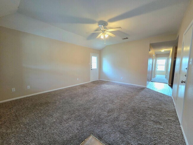 Building Photo - 3 BED 2 BATH DUPLEX IN HARKER HEIGHTS,TX !