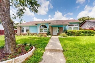 Building Photo - 6105 Hillside Ln