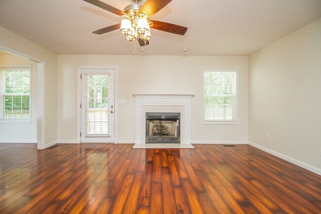 Foto del edificio - 2814 Tyler Ct