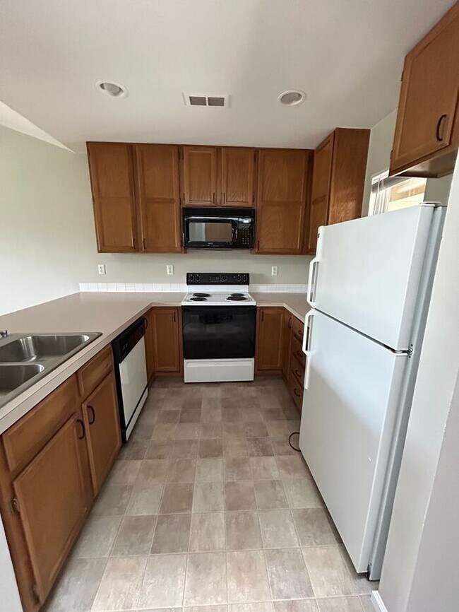 Building Photo - Great Condo in West Fort Collins