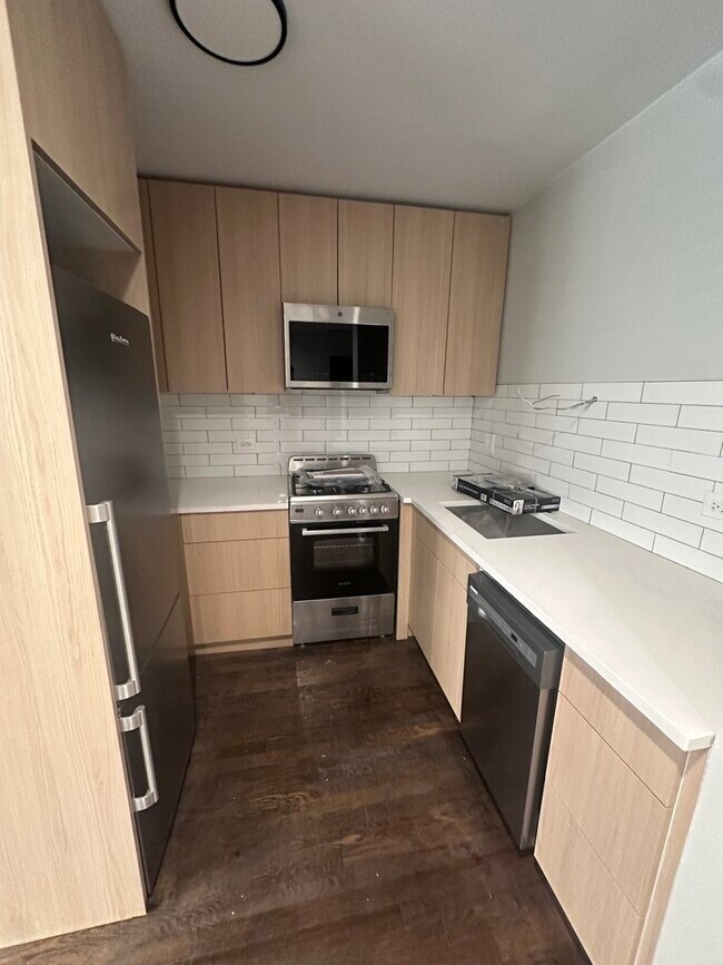 Foto del edificio - 541 W Oakdale Ave