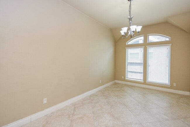 Foto del edificio - 10310 Rouken Glen Ct.