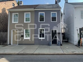 Building Photo - 219 N Pine St