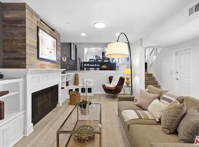 Building Photo - 4738 La Villa Marina