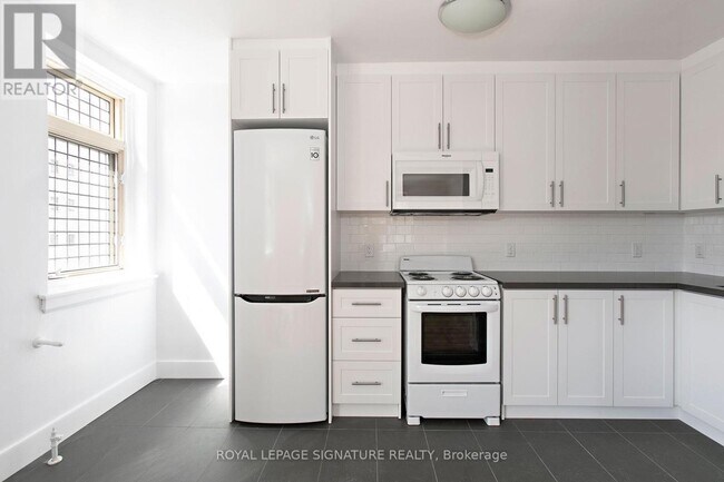 Photo du bâtiment - 394 Avenue Rd