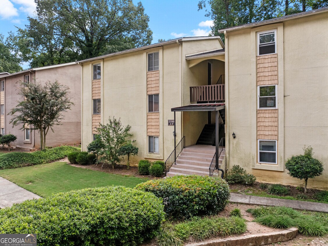 Foto principal - 2390 Lawrenceville Hwy
