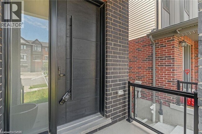 Building Photo - 34 Sportsman Hill St