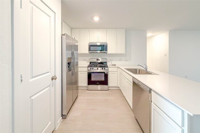 Building Photo - 3016 Angelic Rose Ln