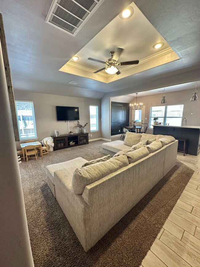 Foto del edificio - 2613 Hayride Dr