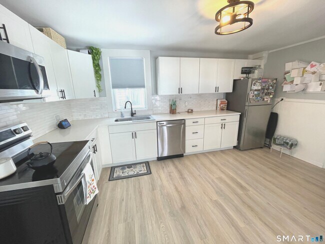 Foto del edificio - 194 School St