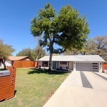 Building Photo - 9205 Robins Nest Ln