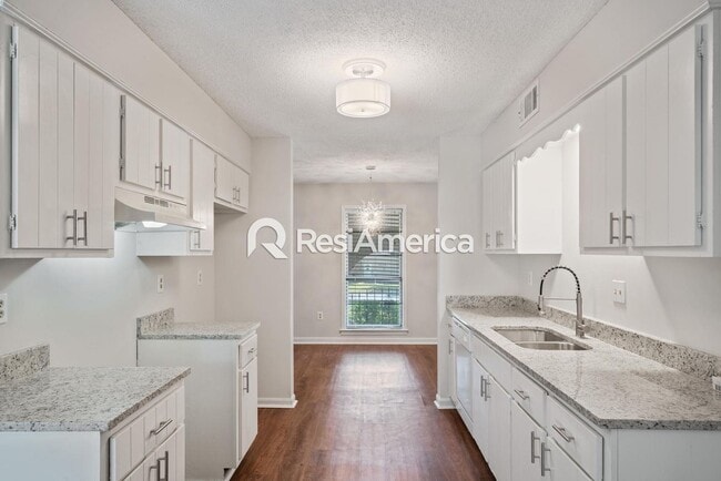 Building Photo - 3 br, 2 bath House - 3238 Drayton Woods Drive