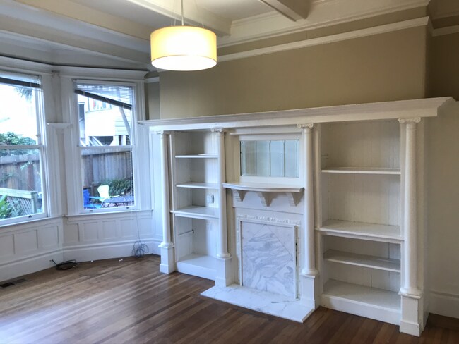 Building Photo - 640 Ashbury St