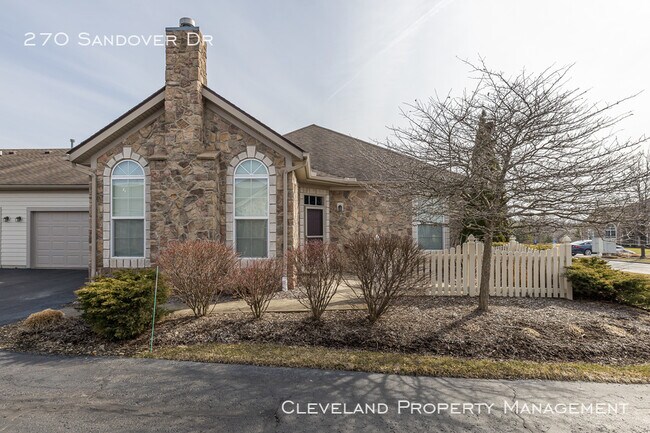 Building Photo - Bright 2 Bedroom Ranch Style Condo