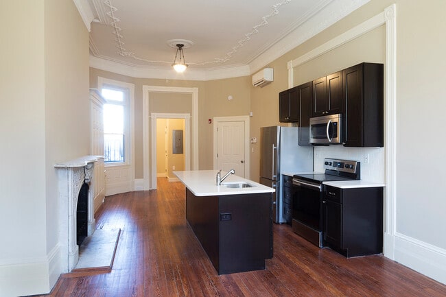 Building Photo - 1323 Eutaw Pl