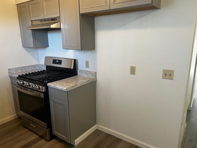 Foto del edificio - 714 Tanner Dr