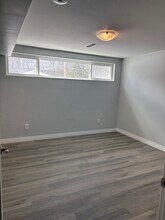 Building Photo - 520 Gzowski St