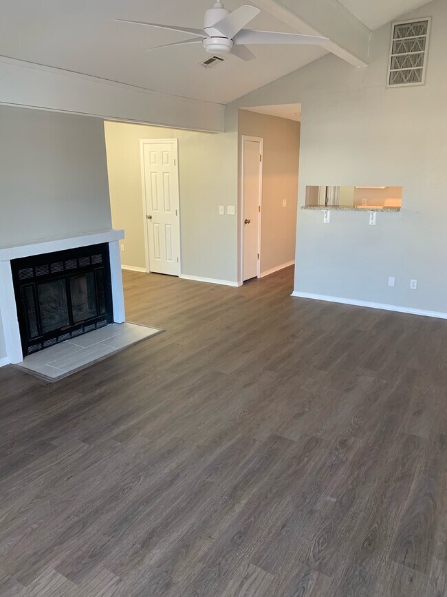 Foto del edificio - 11032 E 14th Ct