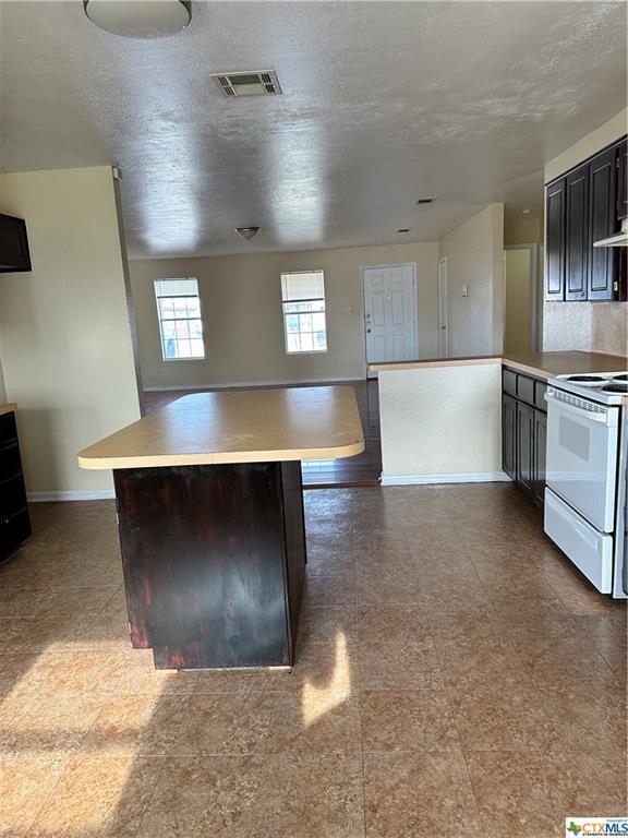 Foto del edificio - "Spacious 4-Bedroom Gem with 2 Full Baths in Killeen, TX - 1,647 Sq Ft of Comfort Awaits!"