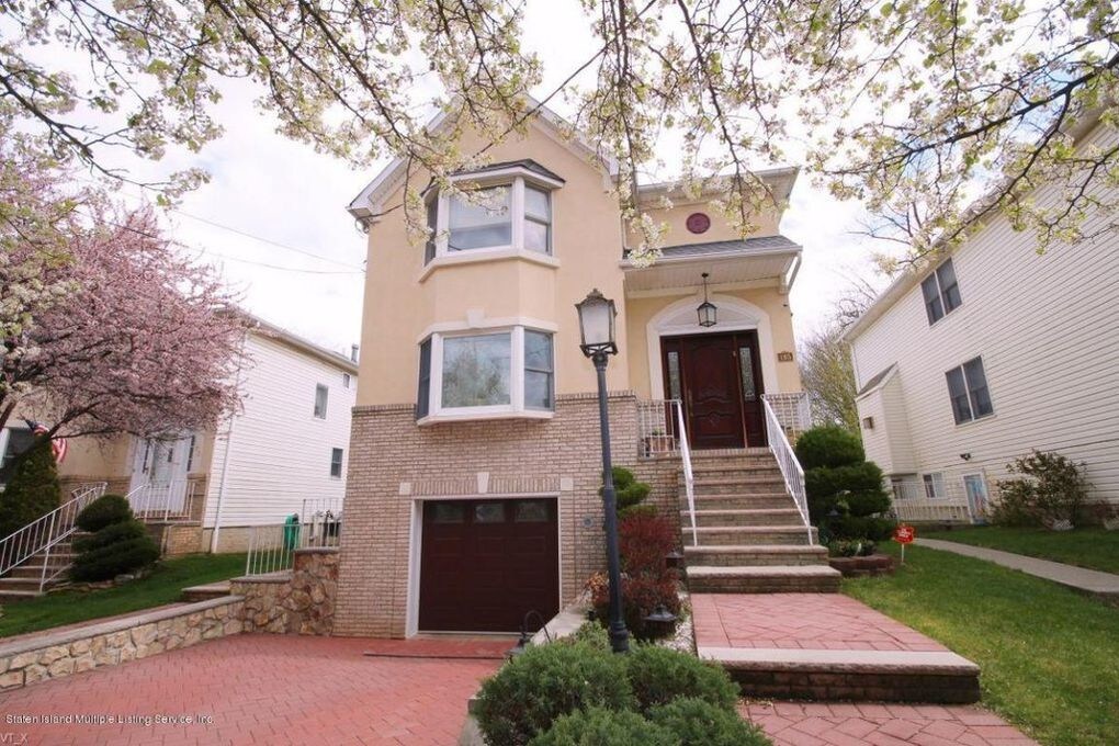 Primary Photo - 185 Woodvale Ave