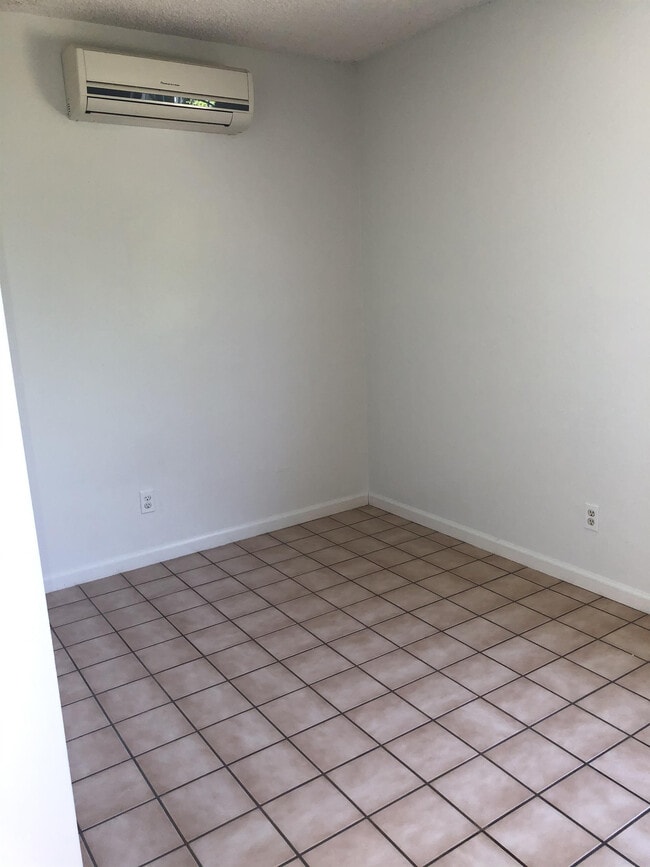 Building Photo - 1488 Pioneer Way