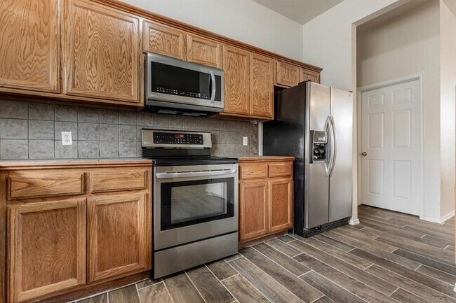 Building Photo - 15937 Katie Ridge Dr