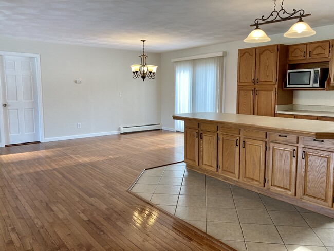 Dining Area - 3268 Pennsylvania Ave