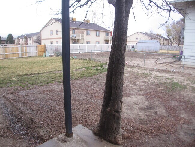Building Photo - 487 32 Rd