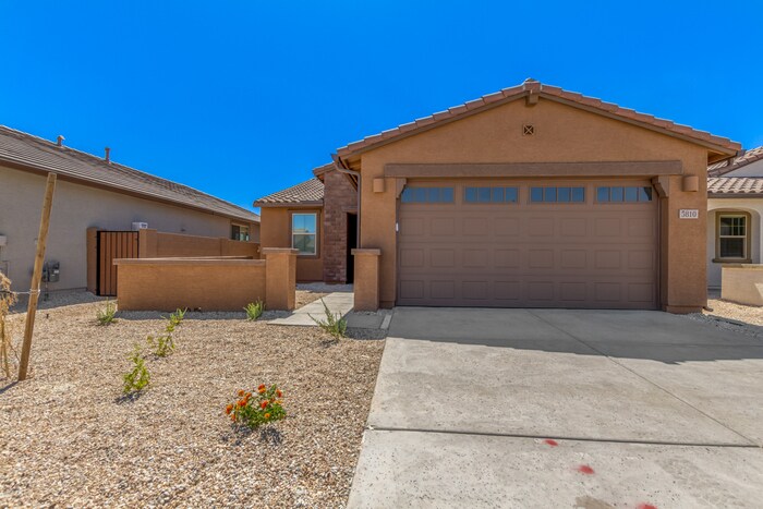Primary Photo - 5810 N 90th Dr