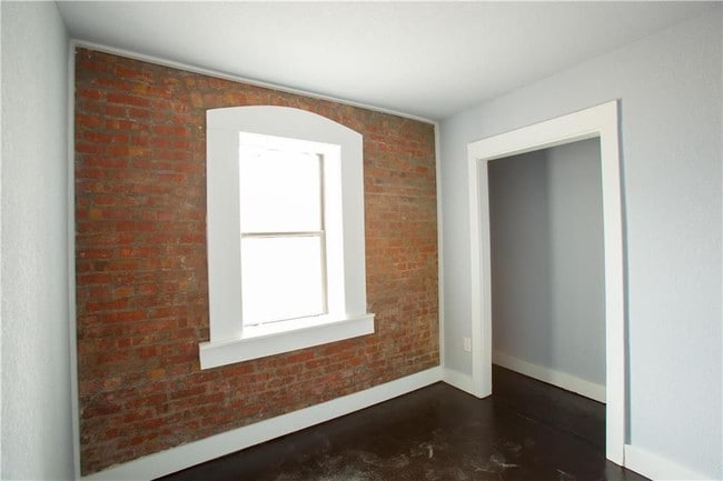 Building Photo - 1012 Prospect Ave