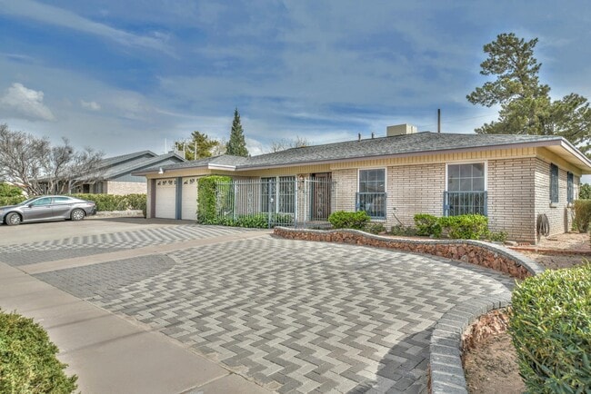 Building Photo - 8512 Shaver Dr