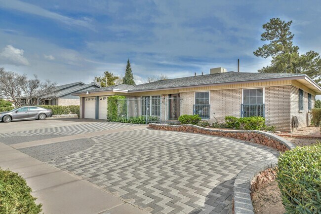 Foto del edificio - 8512 Shaver Dr