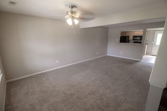 Foto del edificio - 4006 Snowy Owl Dr