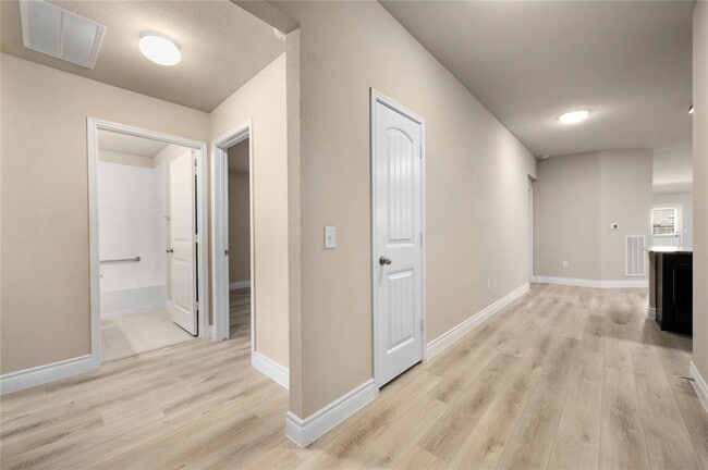 Building Photo - 2504 Chetco Dr
