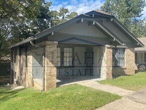 Building Photo - 3501 Kavanaugh Blvd