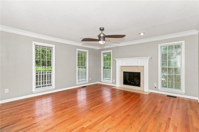 Foto del edificio - 318 Magnolia Dr