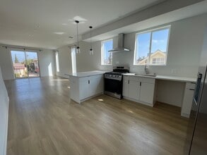 Building Photo - 4514 Lomita St