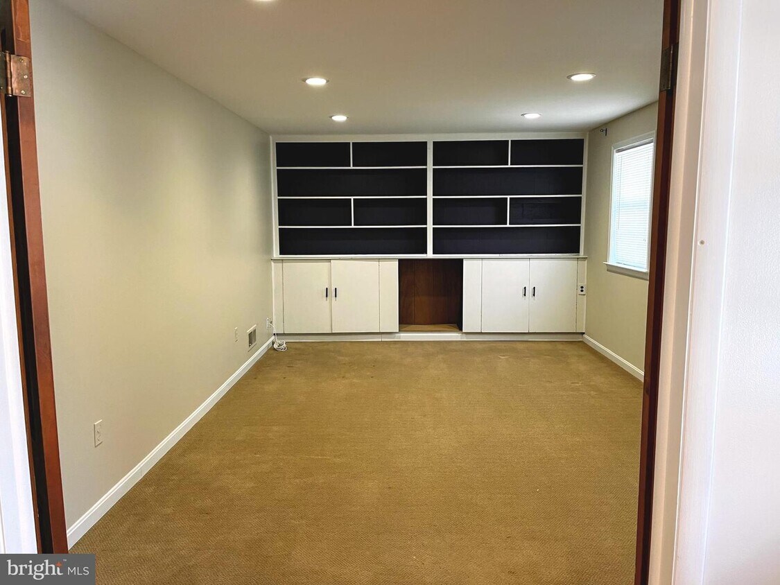 Foto principal - 3903 Forest Grove Dr