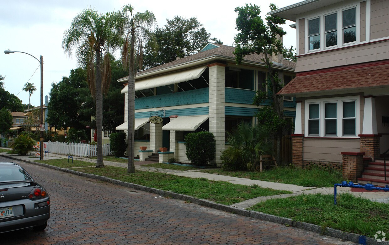 Building Photo - 824 6th St N