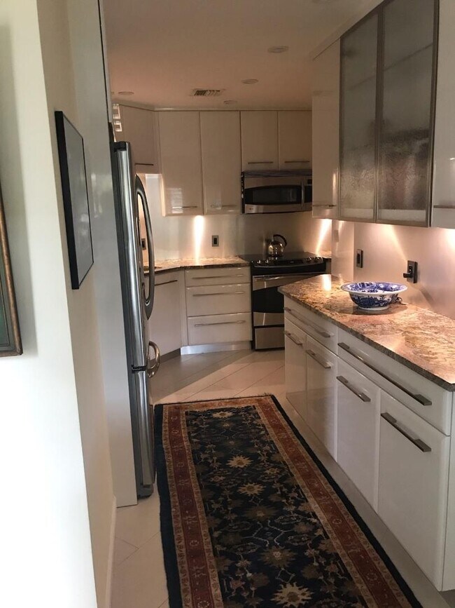 Foto del edificio - 6778 Versailles Ct