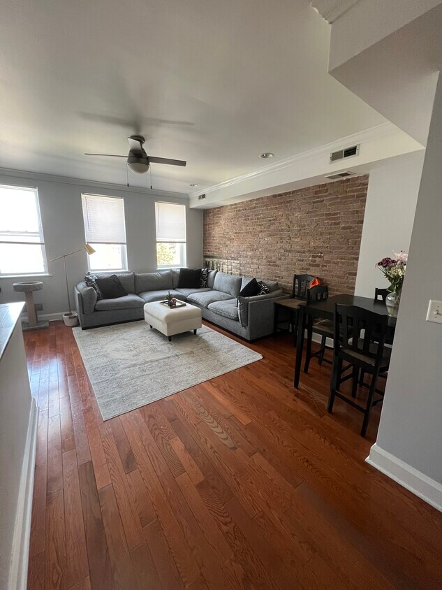 Foto principal - 916 S Hanover St