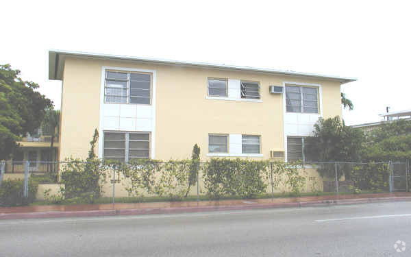Building Photo - Virola Apartments