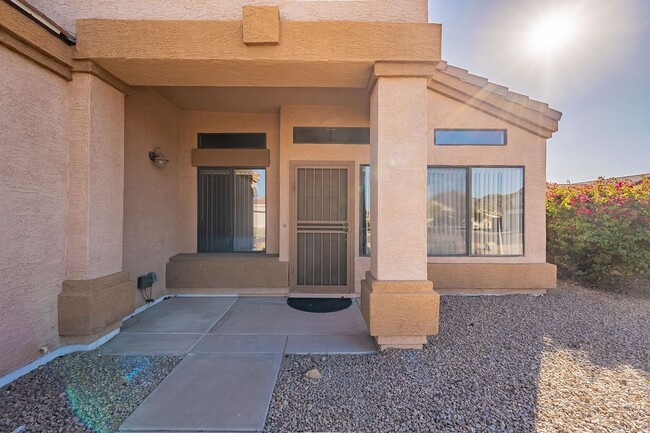 Building Photo - Phoenix Gem: 4 Bedrooms, Pool, and Prime L...