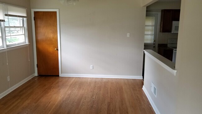 Foto del edificio - 125 W St Anthony Ln