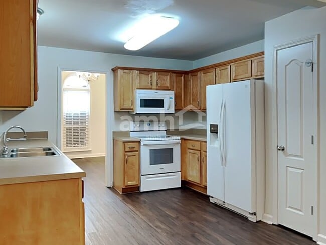 Building Photo - 7209 Sir William Dr