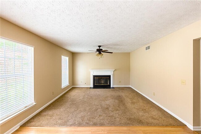 Building Photo - 215 Douglas Fir Ct