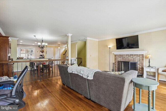 Building Photo - 236 Gretna Green Ct
