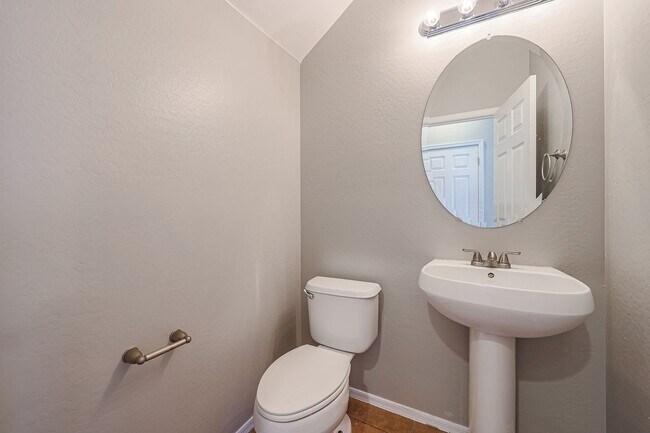 Building Photo - 4 bed, 3.5 bath house in Stetson Valley, P...